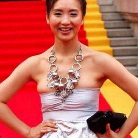 米觅被爆料黑历史视频,揭秘网络红人背后的真相